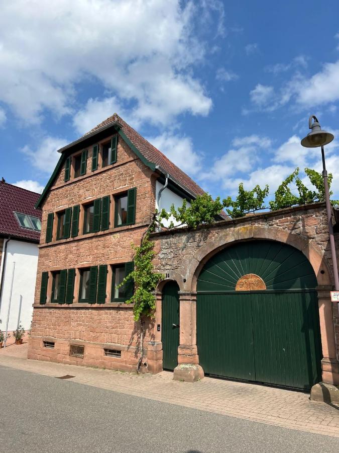 Restaurierter Altbau Mit Privatem Innenhof & Parkplatz Grossfischlingen Exterior foto